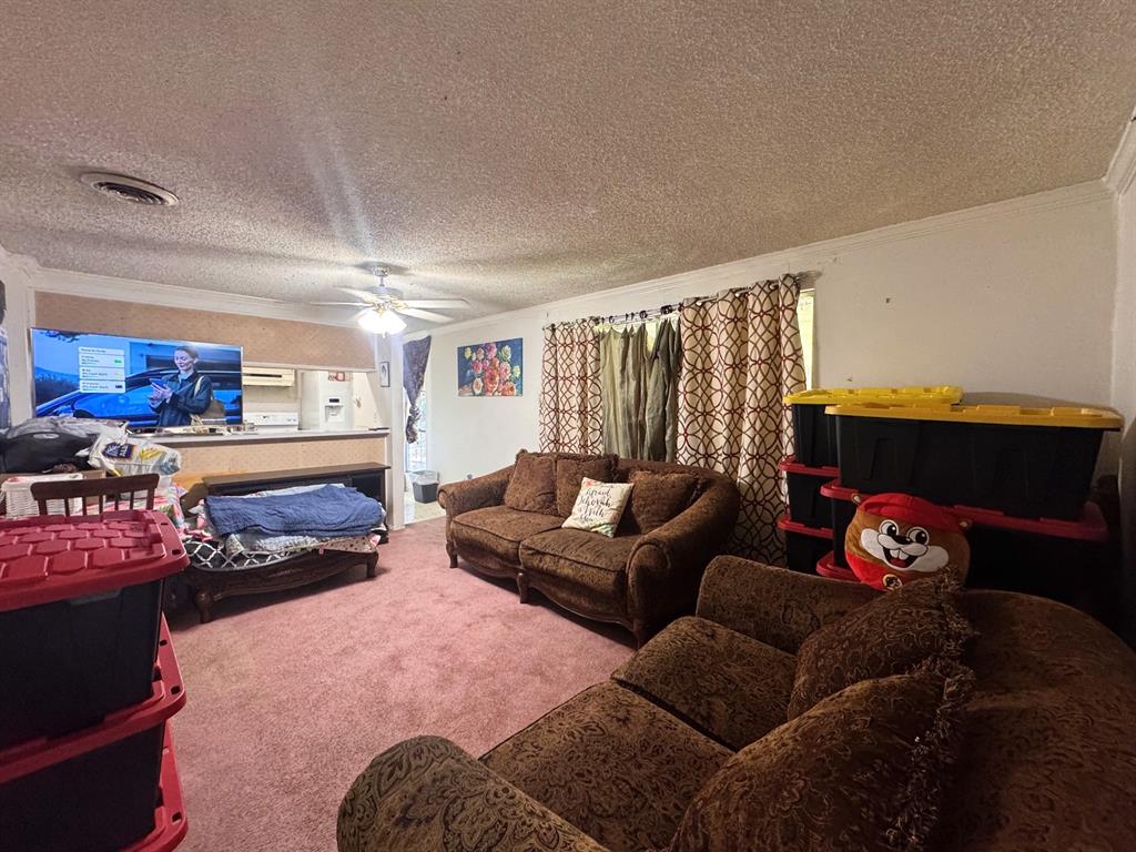 302 N O'tyson Property Photo 6
