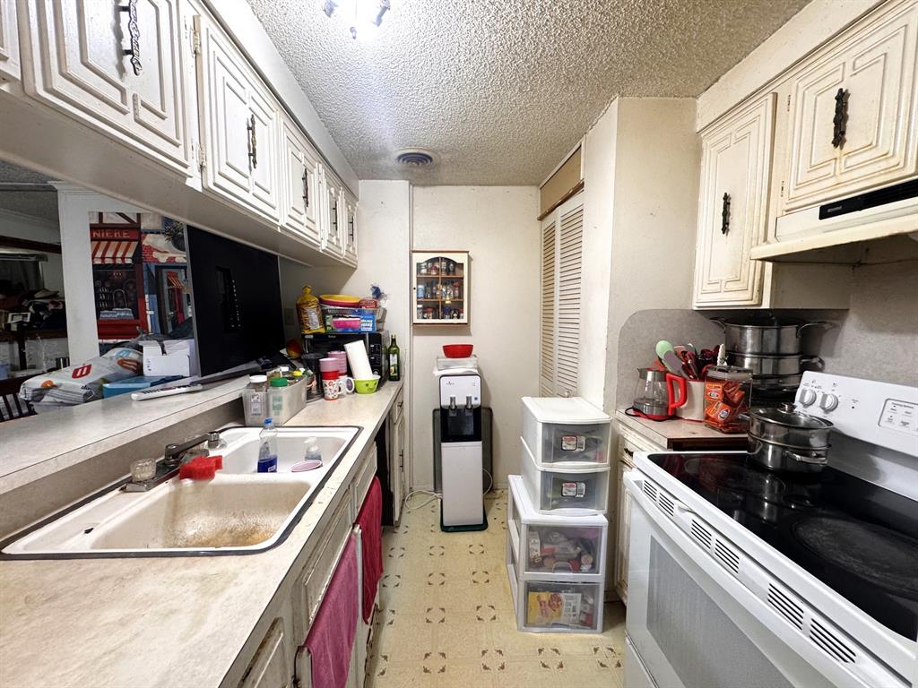 302 N O'tyson Property Photo 7