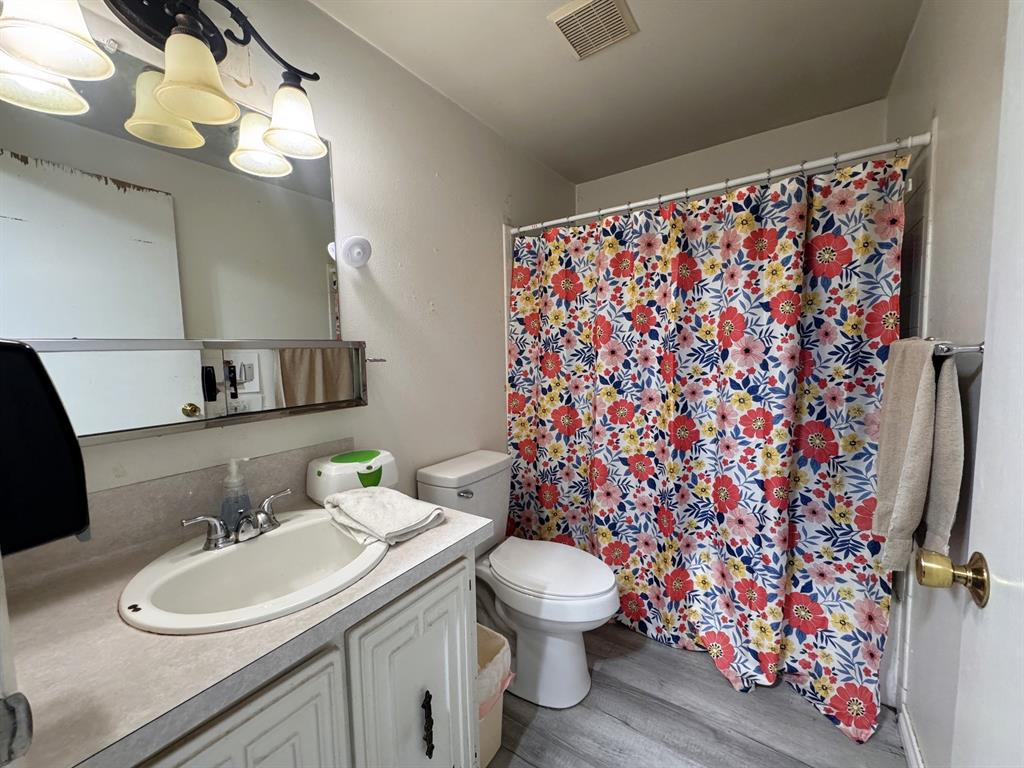 302 N O'tyson Property Photo 13
