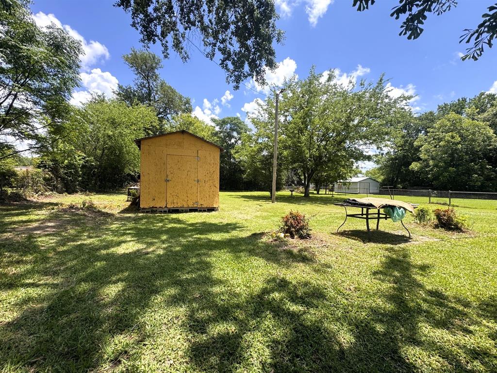 302 N O'tyson Property Photo 17