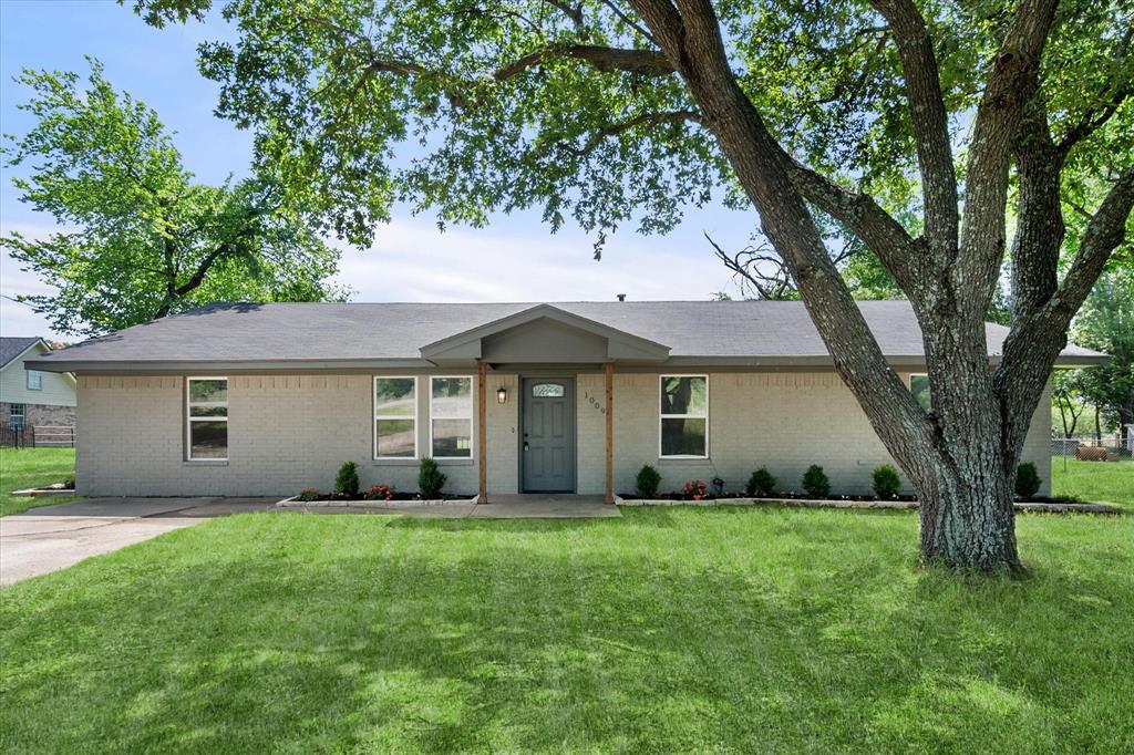 1009 N Spikes Road Property Photo 1