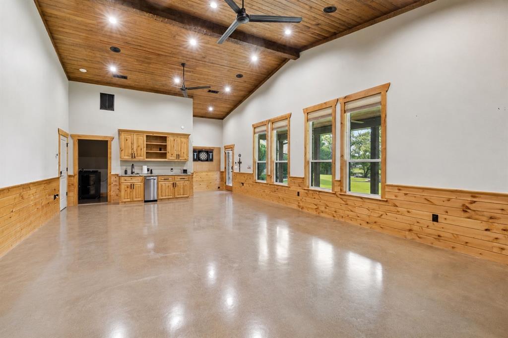517 Pine Island Circle Property Photo 8