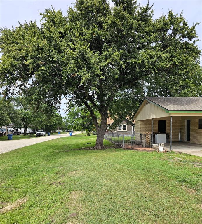105 N 3rd Street Property Photo 5