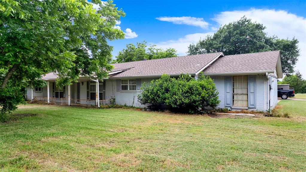 1415 S Joe Wilson Road Property Photo 2