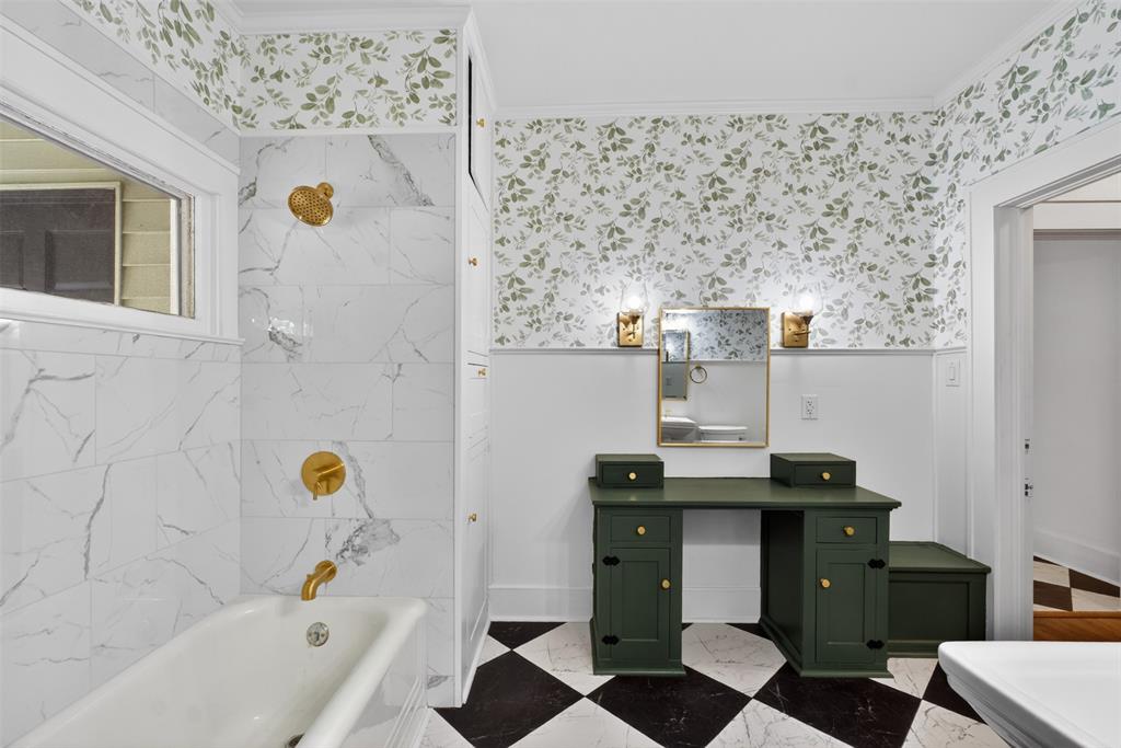 106 Washington Place Property Photo 29