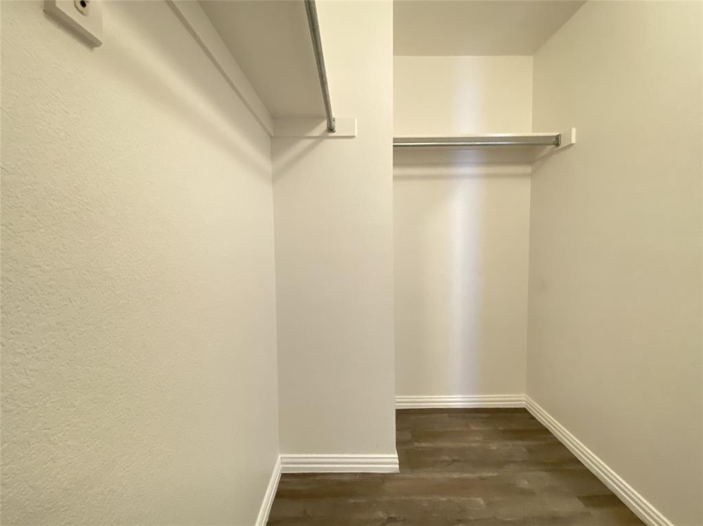 15861 Twin Cove Drive Property Photo 9