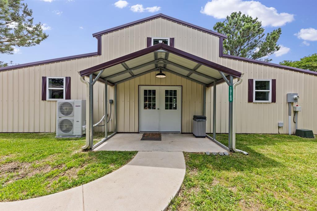 10160 Lynn Lane Property Photo 3