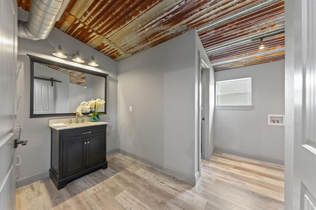 10160 Lynn Lane Property Photo 11