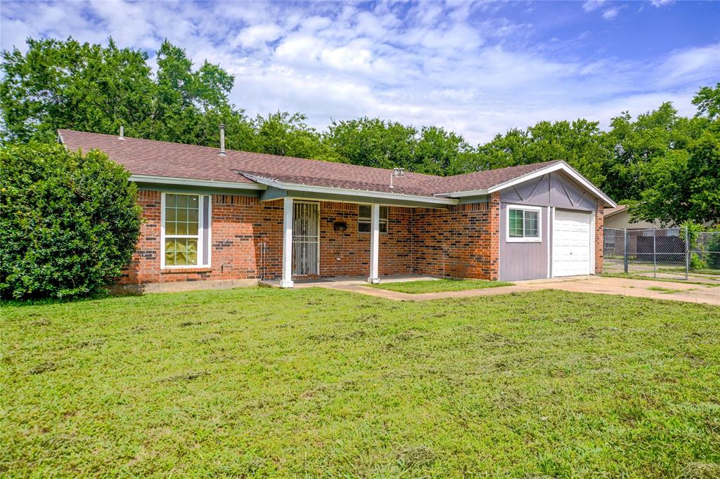 300 Coury Road Property Photo 1