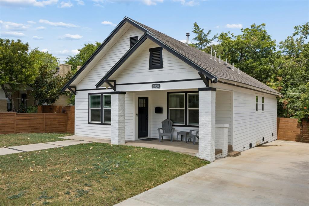 1008 S Oak Cliff Boulevard Property Photo 1