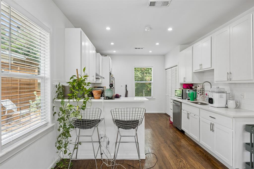 1008 S Oak Cliff Boulevard Property Photo 7