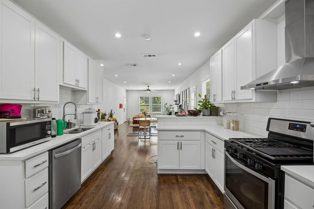 1008 S Oak Cliff Boulevard Property Photo 10