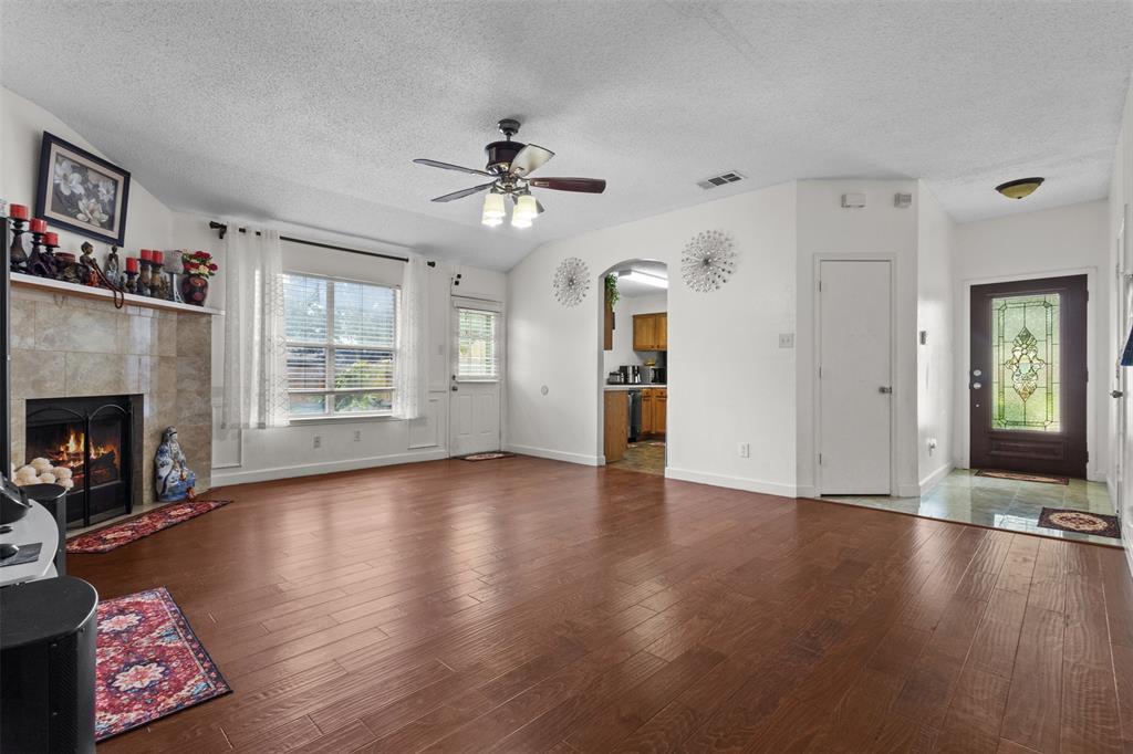 300 Comiskey Court Property Photo 7