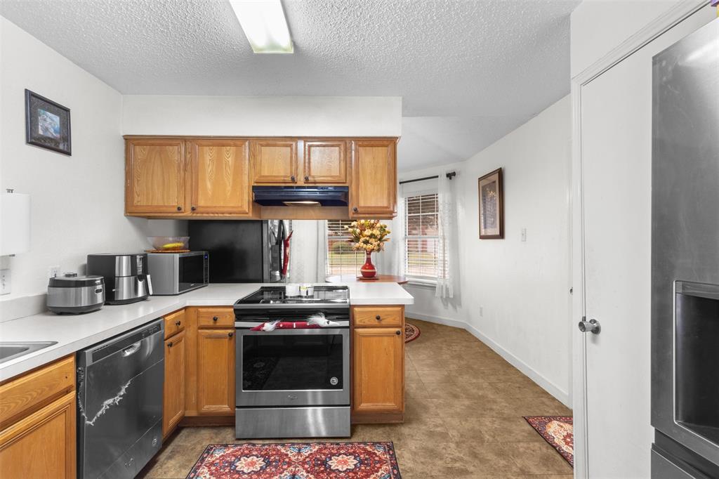 300 Comiskey Court Property Photo 8