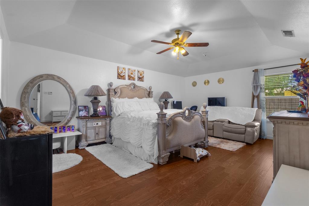 300 Comiskey Court Property Photo 14