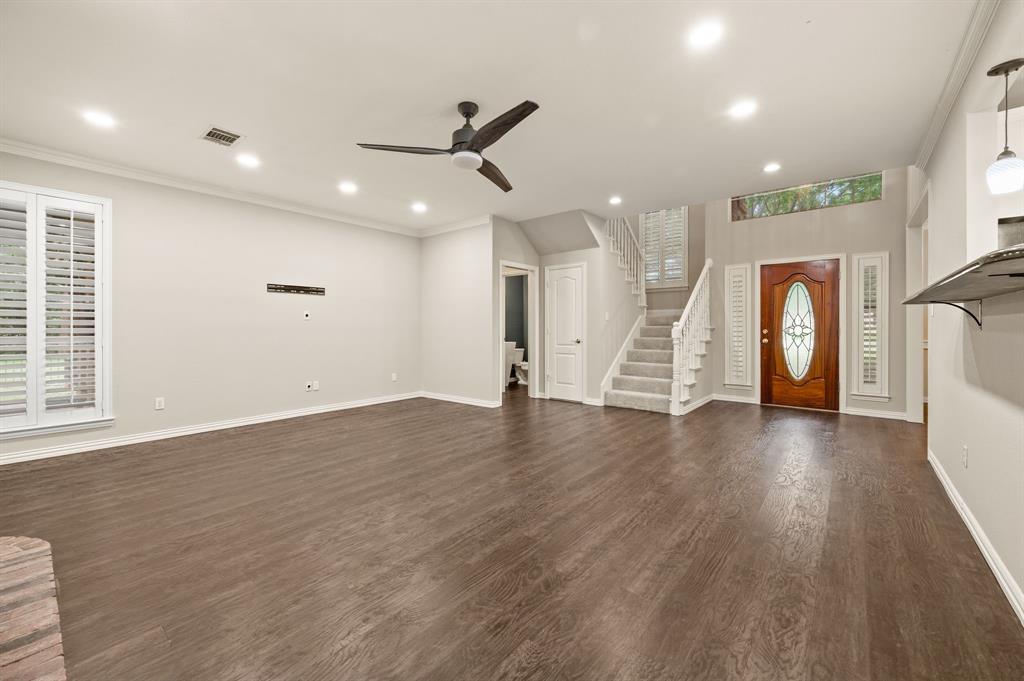 5851 Windridge Lane Property Photo 10