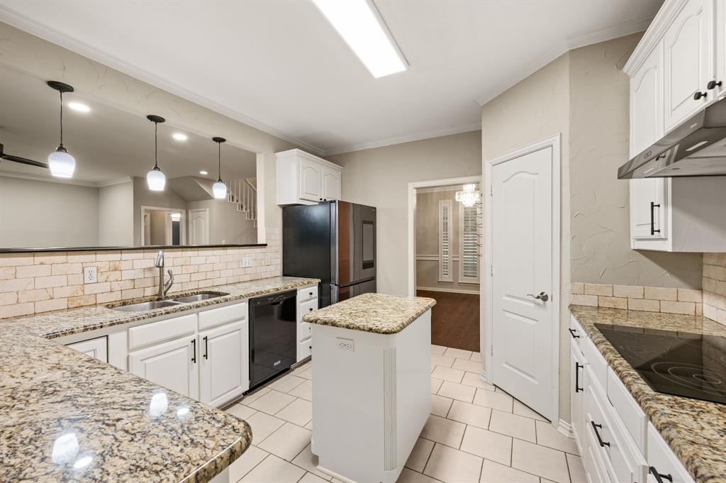 5851 Windridge Lane Property Photo 14