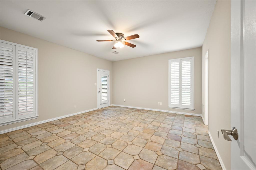 5851 Windridge Lane Property Photo 19