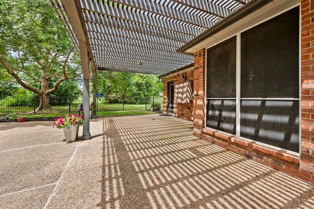 5851 Windridge Lane Property Photo 27