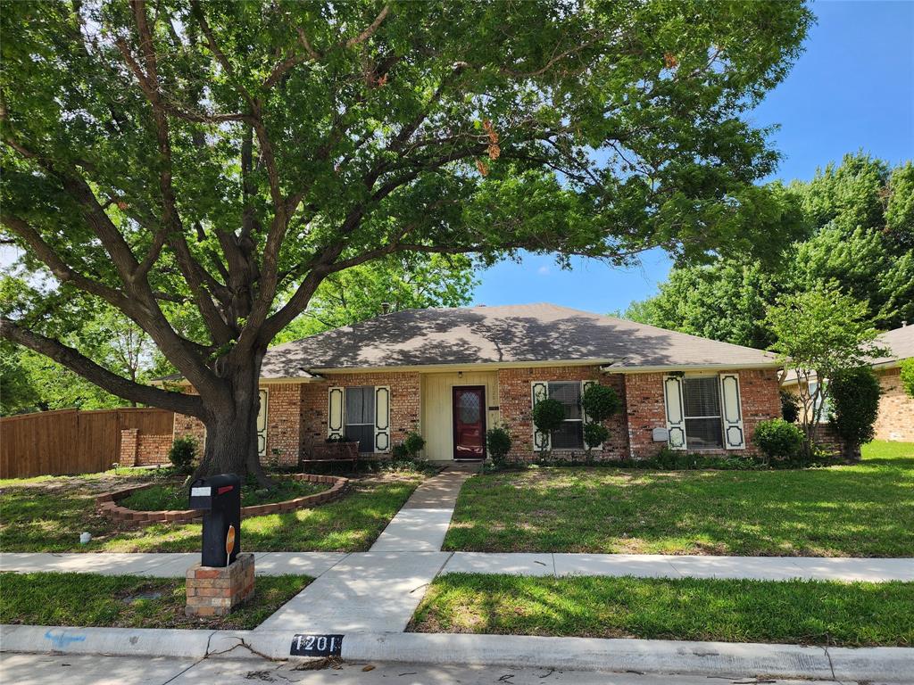 1201 Dandelion Drive Property Photo 1