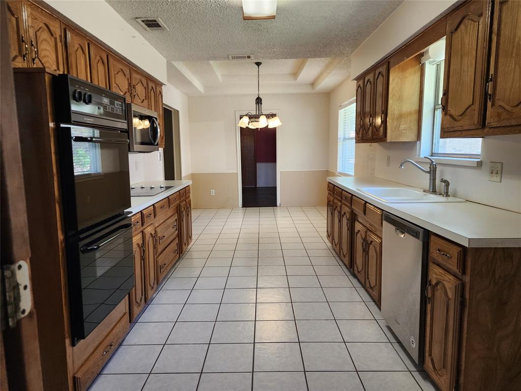 1201 Dandelion Drive Property Photo 7