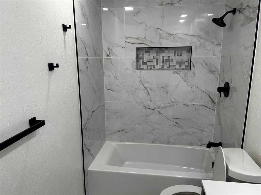 9102 Willowbrook Drive Property Photo 11