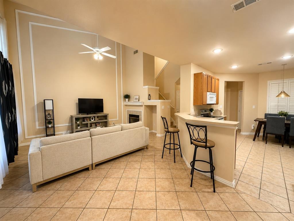 9929 Dryden Lane Property Photo 4