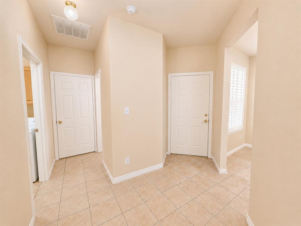 9929 Dryden Lane Property Photo 5
