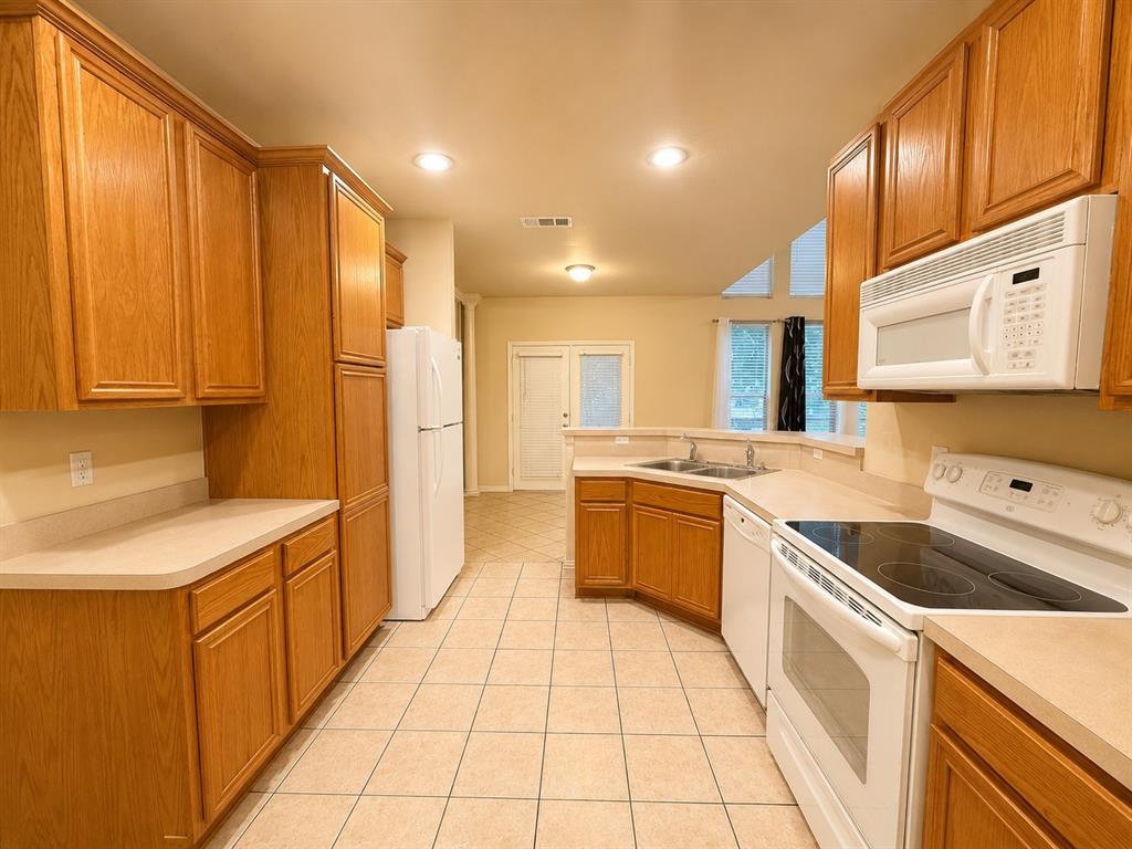 9929 Dryden Lane Property Photo 7
