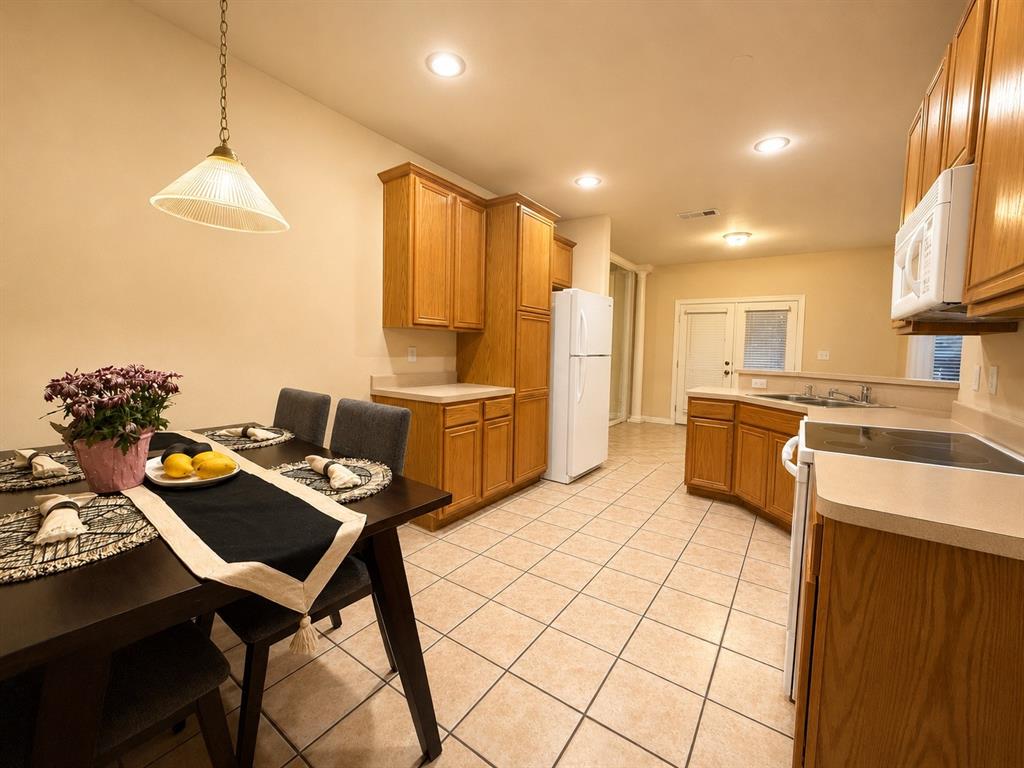 9929 Dryden Lane Property Photo 8