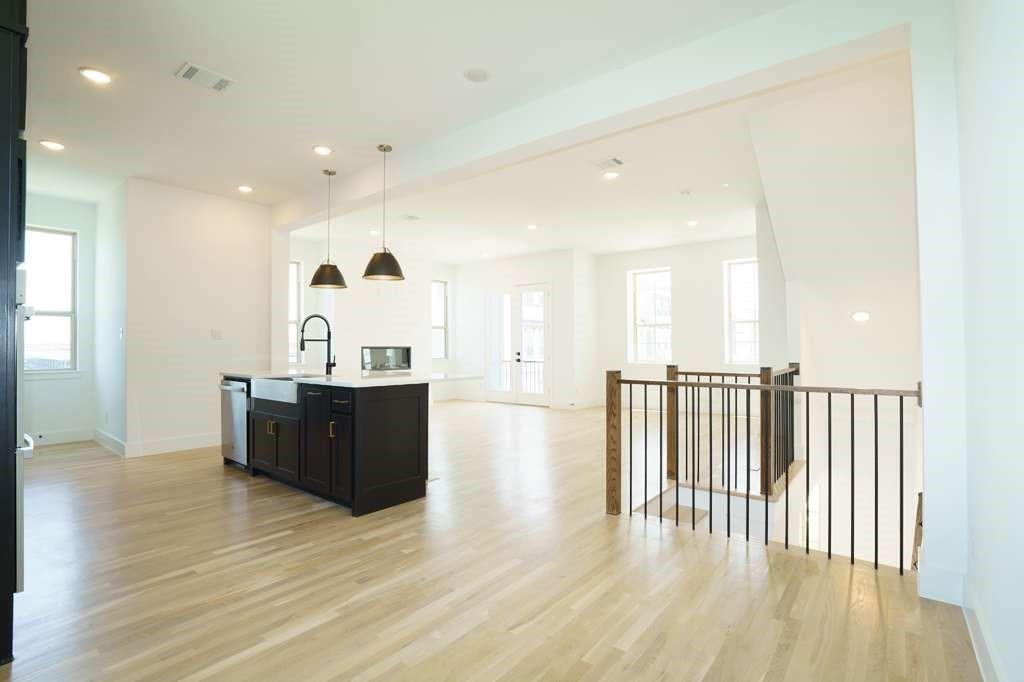 9311 Easy Street Property Photo 6