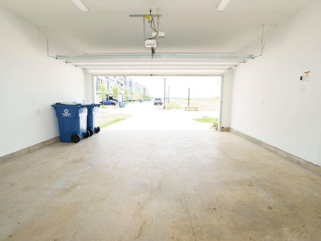 9311 Easy Street Property Photo 8