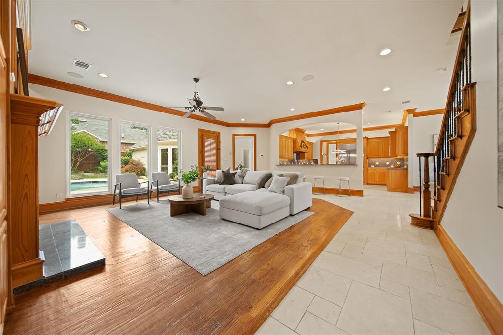 6420 Riverside Drive Property Photo 11