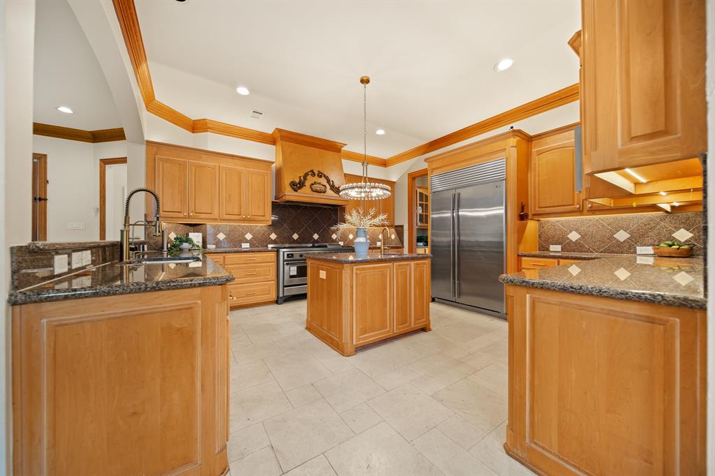 6420 Riverside Drive Property Photo 17