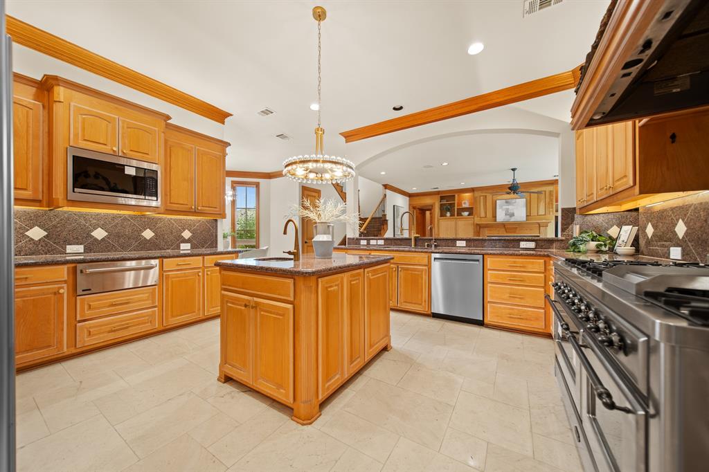 6420 Riverside Drive Property Photo 19