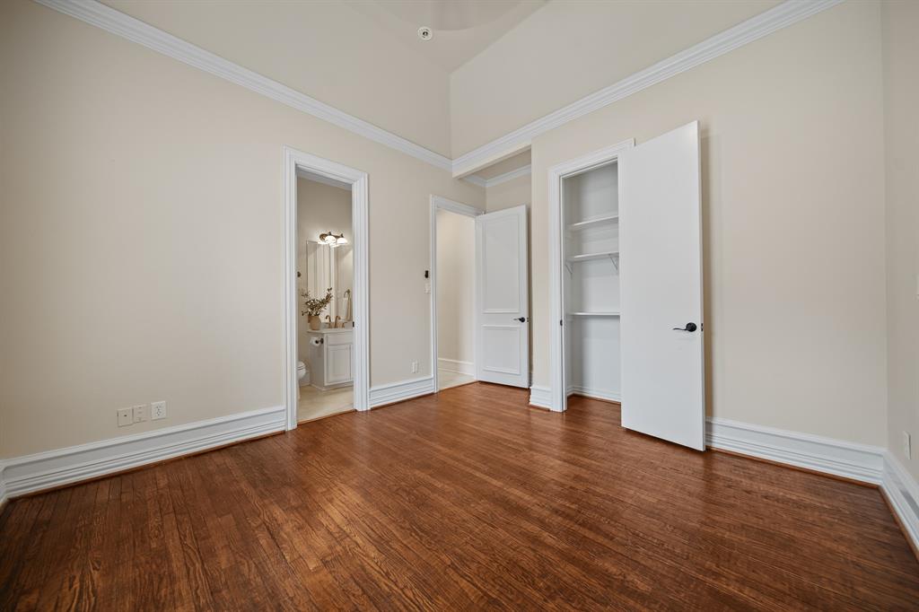 6420 Riverside Drive Property Photo 27
