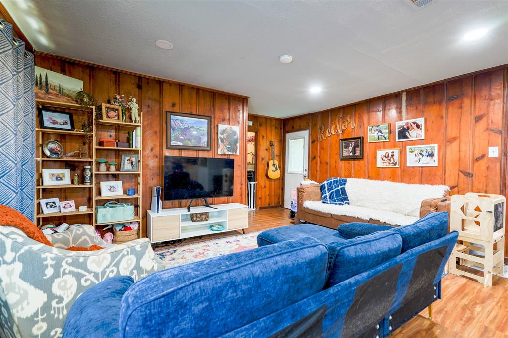 5073 State Highway 7 Property Photo 4