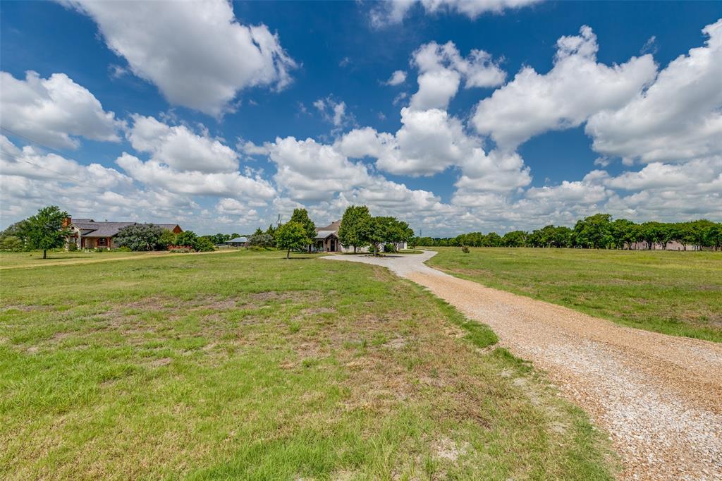 1177 Lone Star Road Property Photo 3