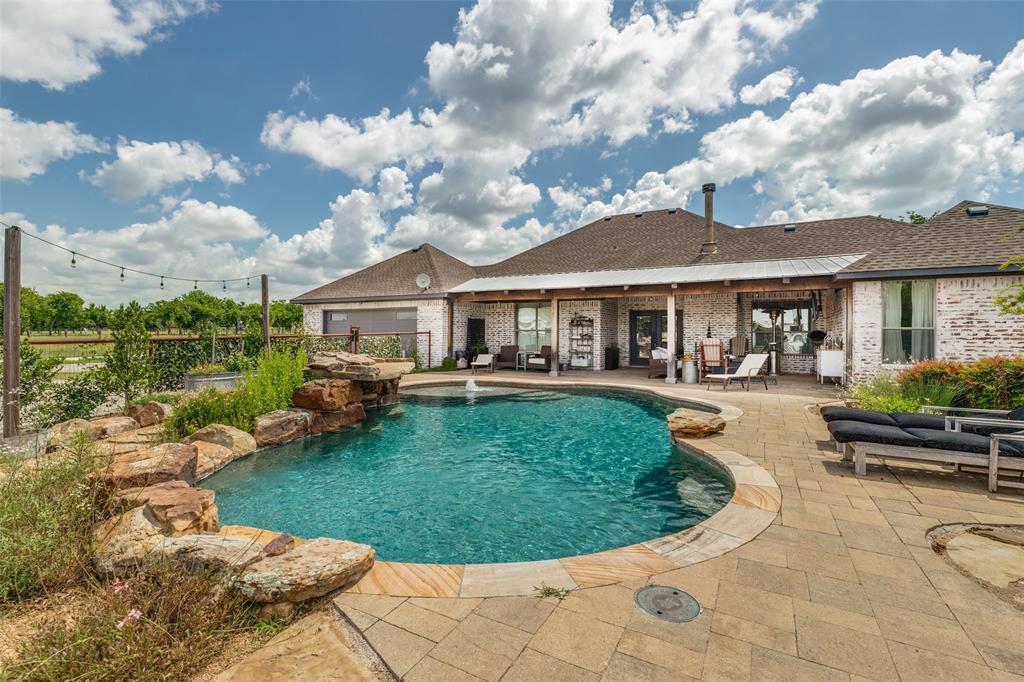 1177 Lone Star Road Property Photo 6
