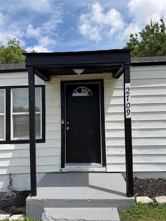 2709 Hanger Property Photo 2