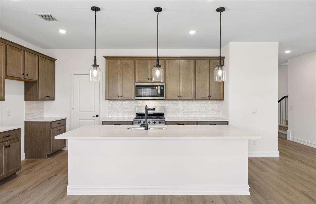 425 Avian Way Property Photo 2