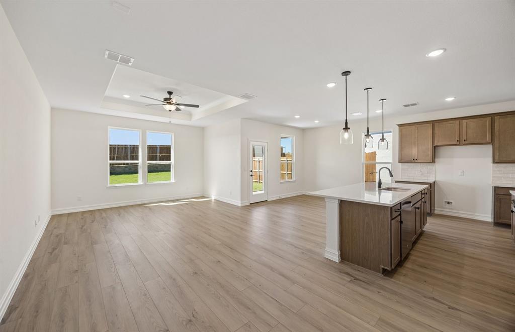 425 Avian Way Property Photo 5
