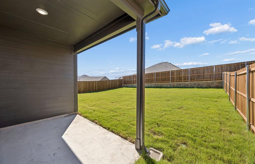 425 Avian Way Property Photo 23