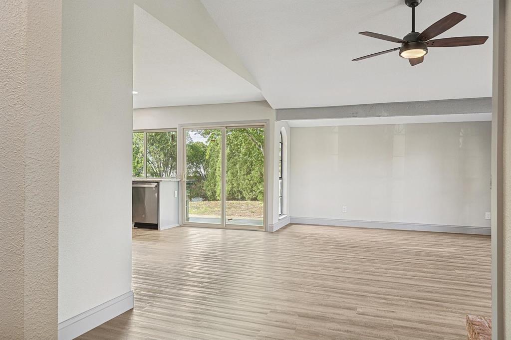 2903 Winterberry Drive Property Photo 6