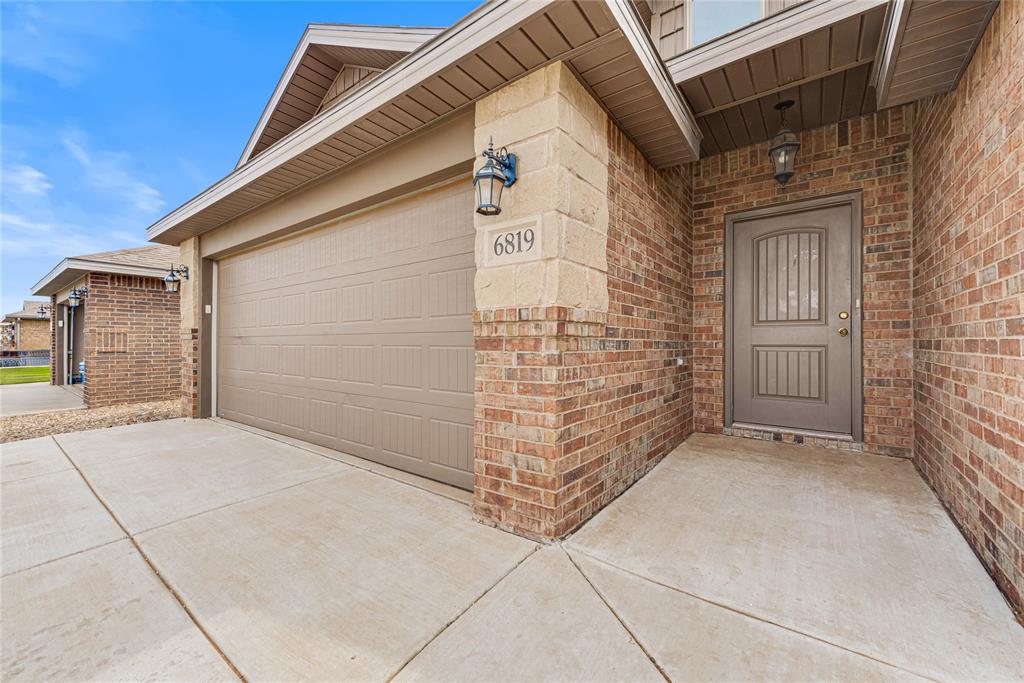 6819 Brush Drive Property Photo 4