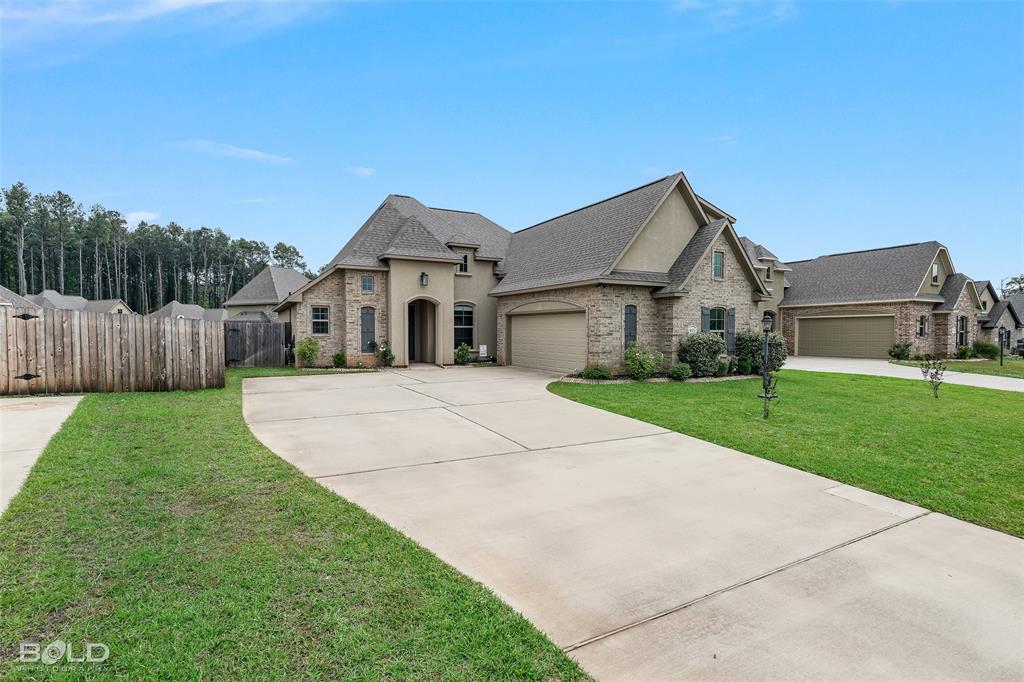933 Antler Drive Property Photo 3