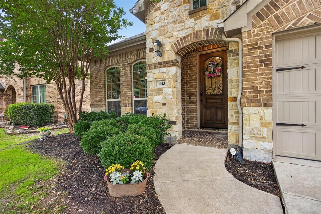 1013 Somerset Circle Property Photo 1