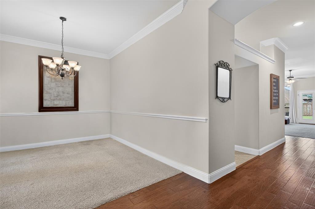 1013 Somerset Circle Property Photo 3