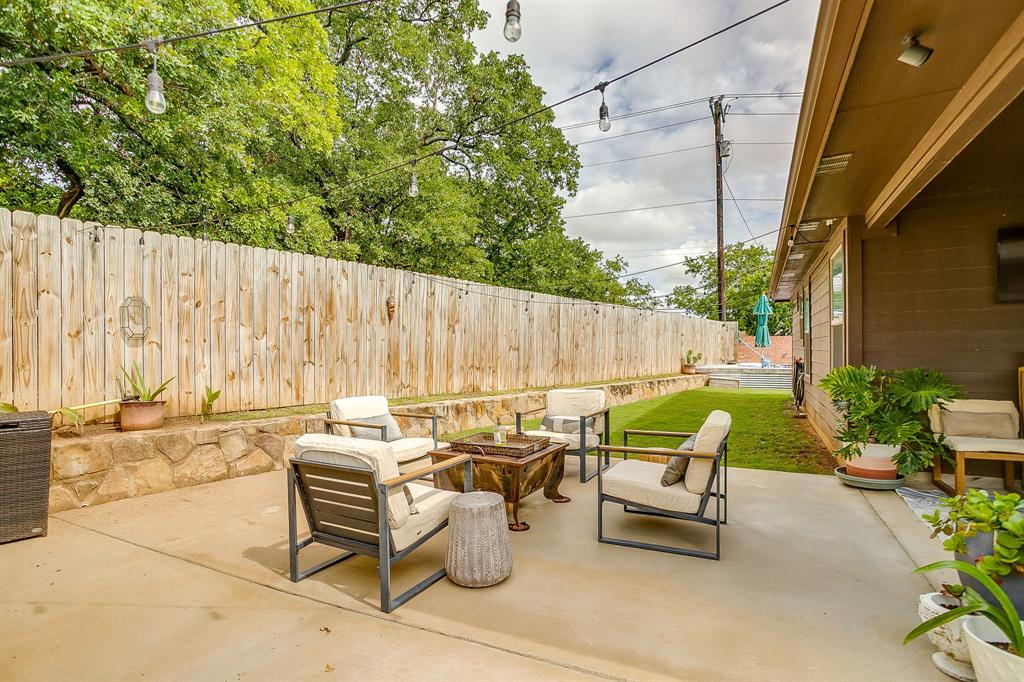 100 Tall Meadow Street Property Photo 33