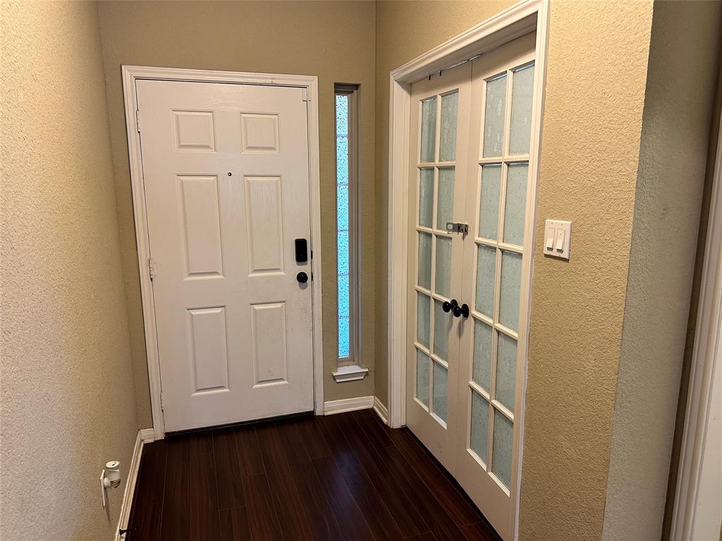 10809 Aurora Drive Property Photo 4